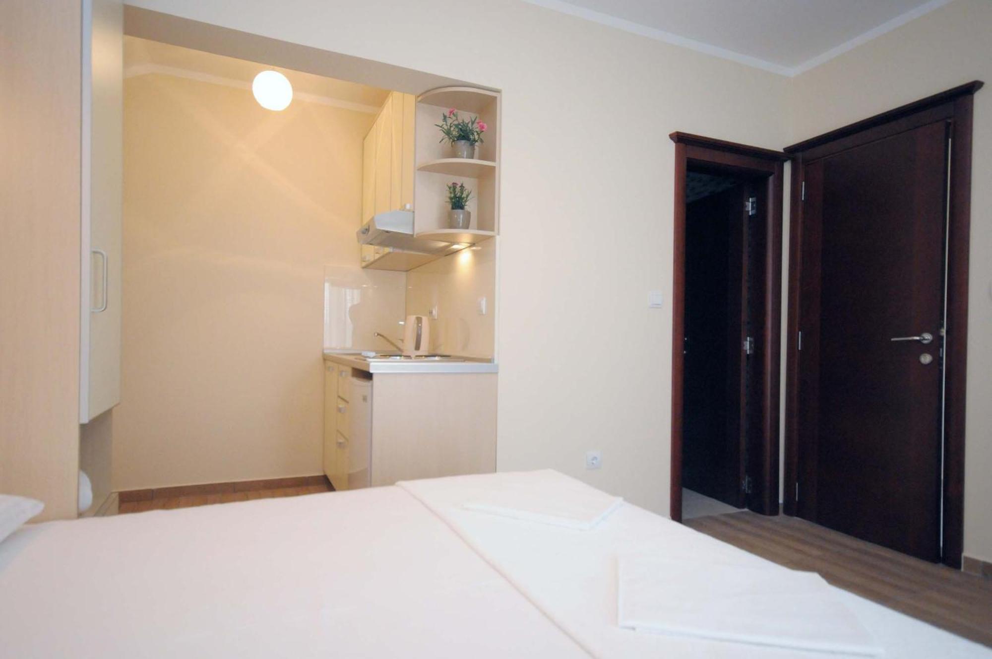 Apartments Royal Budva Pokoj fotografie